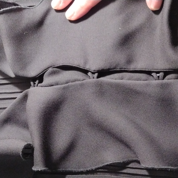 Black blouse with buttons and ruffles (Sz 18/20 *fits like 20/22) - Picture 6 of 9